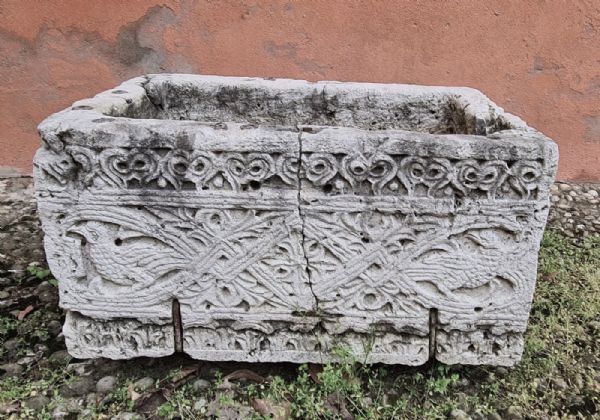 Sarcofago Bizantino  fine del X secolo, marmo biancone di Asiago. 